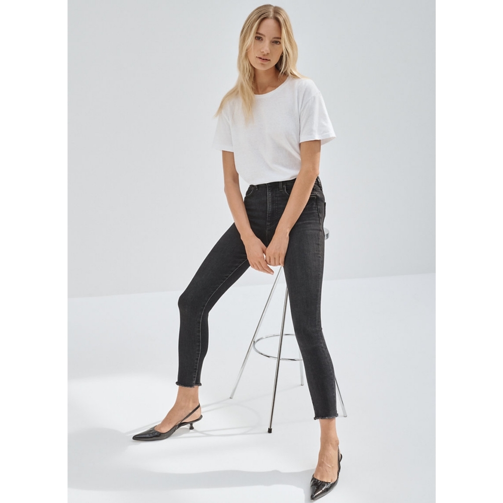 DENIM FORUM The Lola High Rise Skinny Crop 26L Size 28